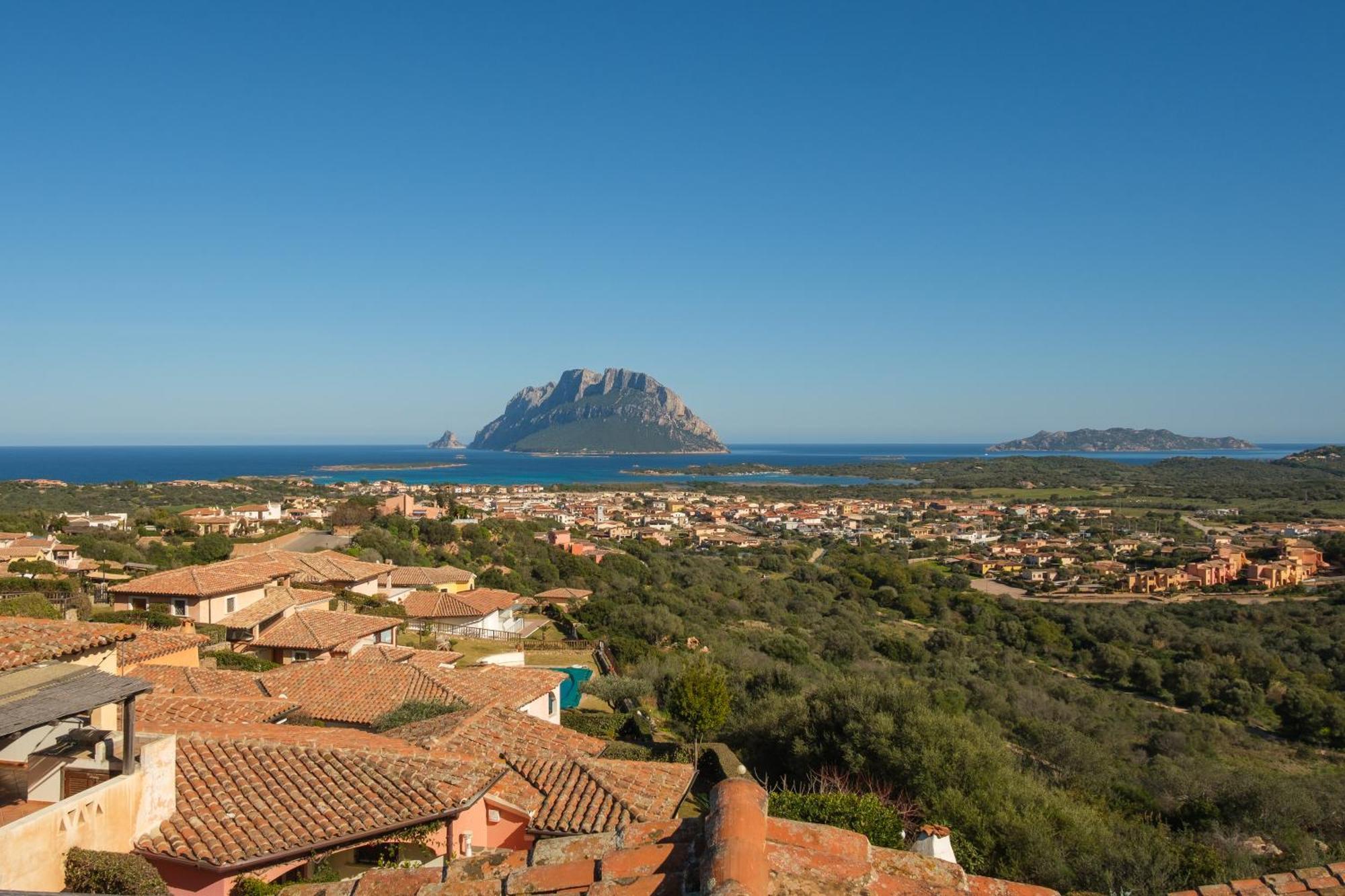 Vista Mare-Isola Tavolara E Solarium Panoramico Apartamento Porto San Paolo  Exterior foto