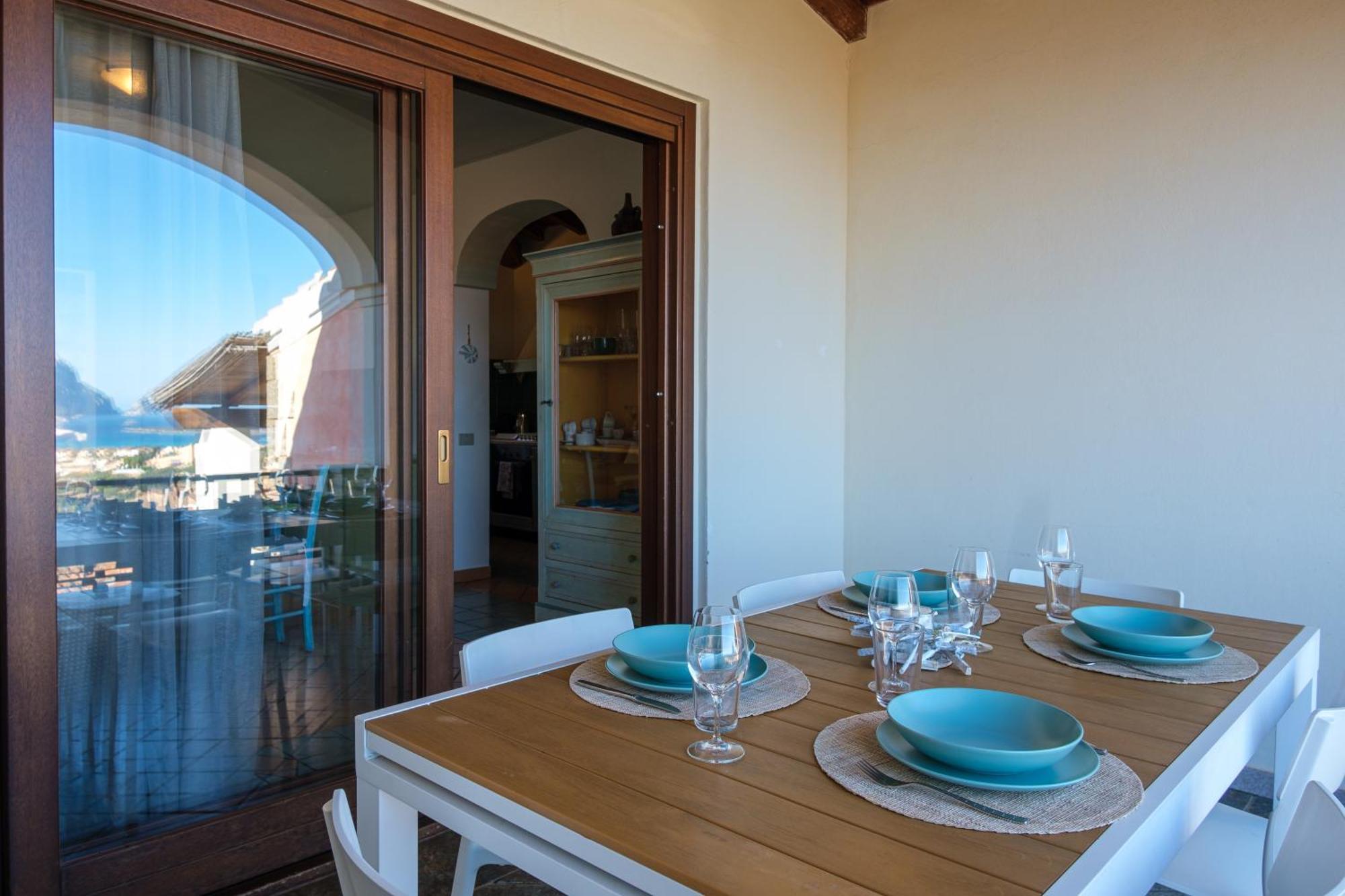 Vista Mare-Isola Tavolara E Solarium Panoramico Apartamento Porto San Paolo  Exterior foto